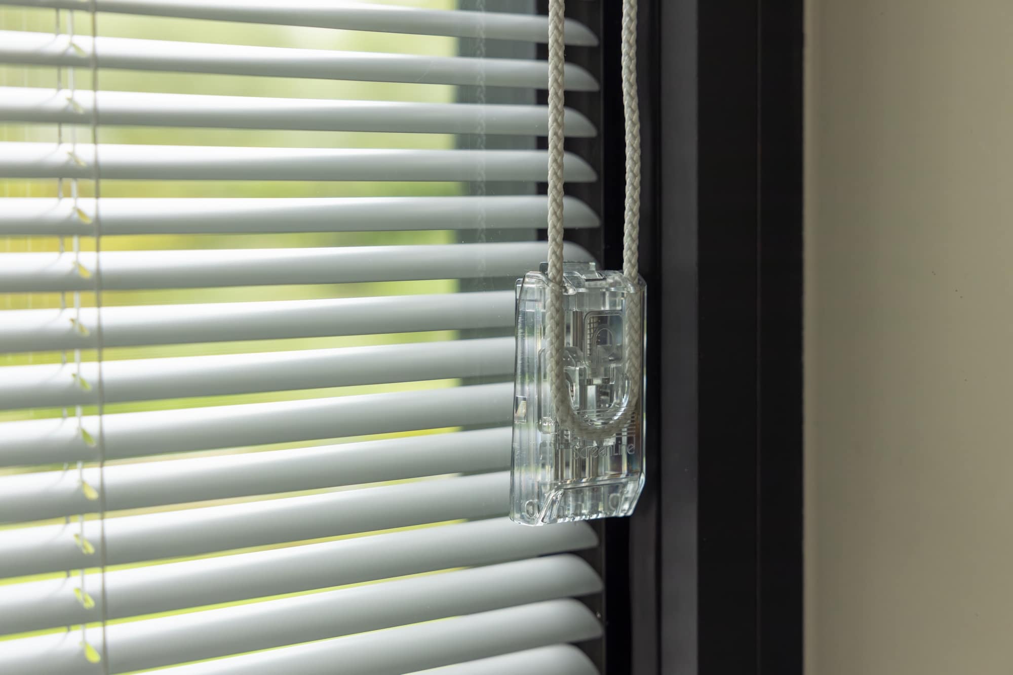 Vandaglas bv | Screenline - isolatieglas met ingebouwde jaloezieën