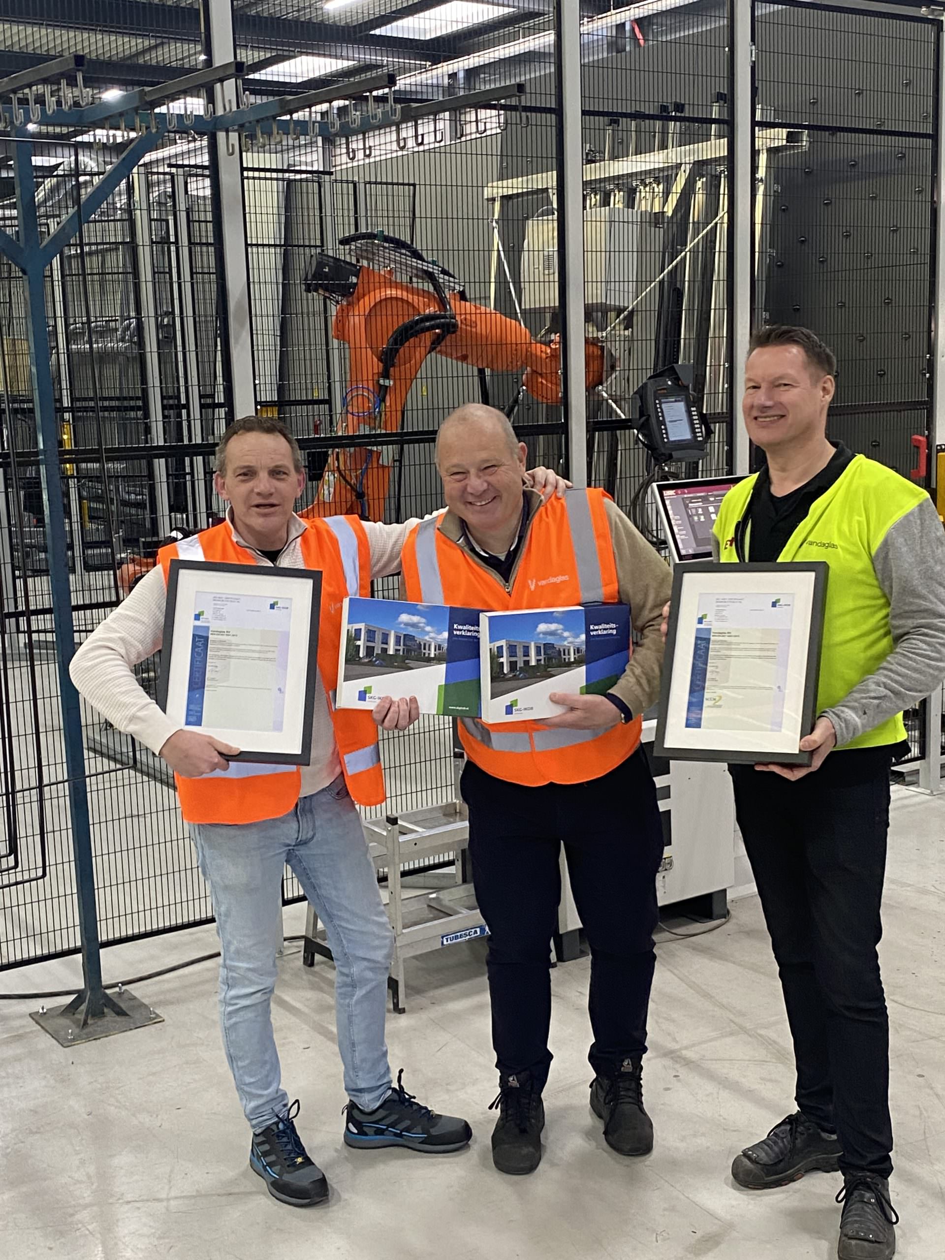 Vandaglas behaalt ISO 9001 & ISO 14001 certificeringen IMG 6307