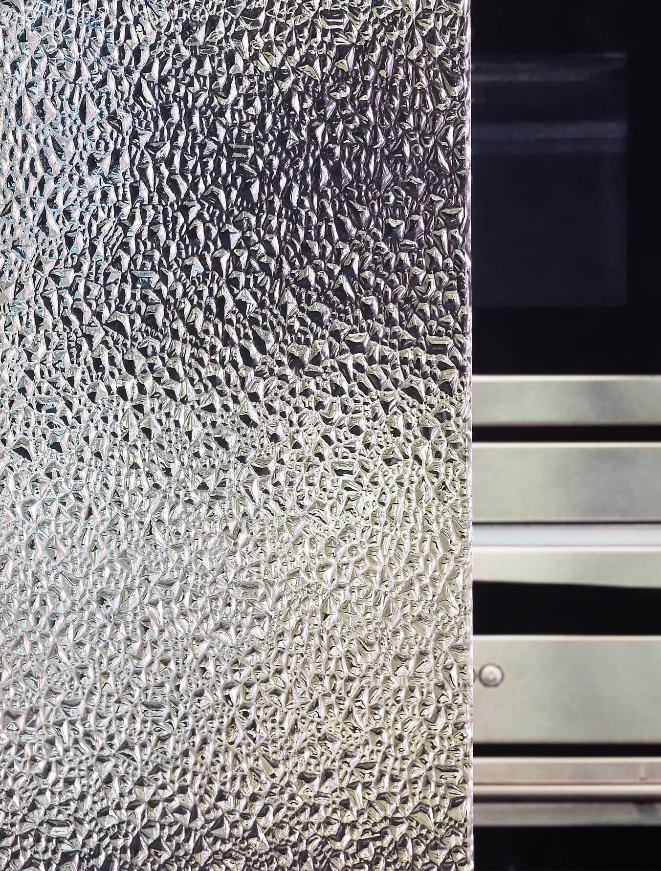 vandaglas SG decoration patterned glass Saint Gobain WATERDROP.jpg