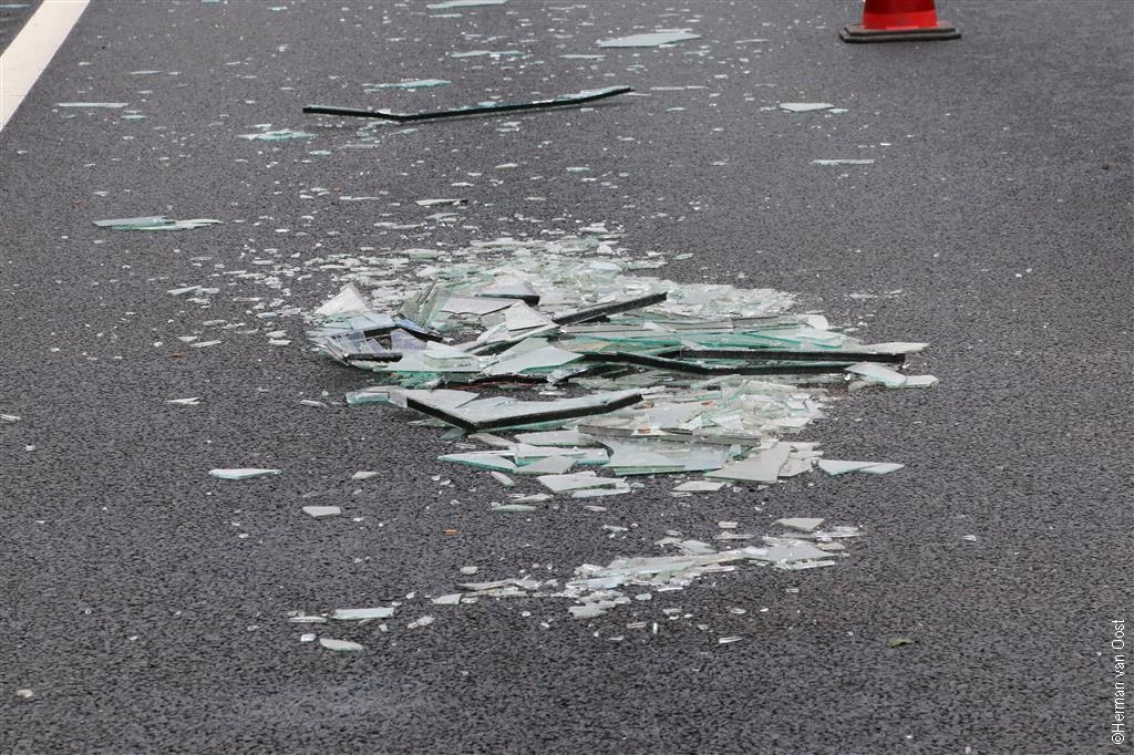 Vandaglas bv | Veiligheidsinstructies gebroken glas verwijderen