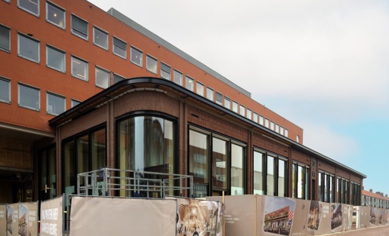 Vandaglas bv - Rembrandthof Amstelveen - Gebogen jumbo XL isolatieglas